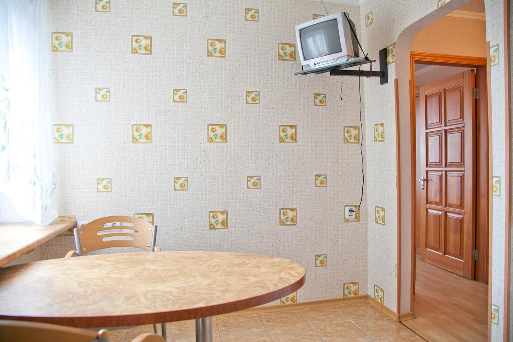 Poznyaky Apartments キエフ エクステリア 写真